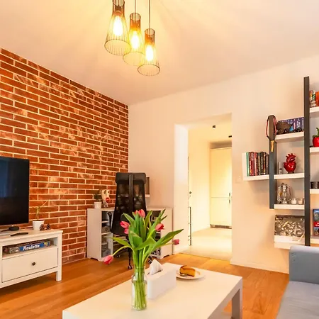 Quiet In New Center, Nivy Apartament *