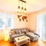 Quiet In New Center, Nivy Appartement